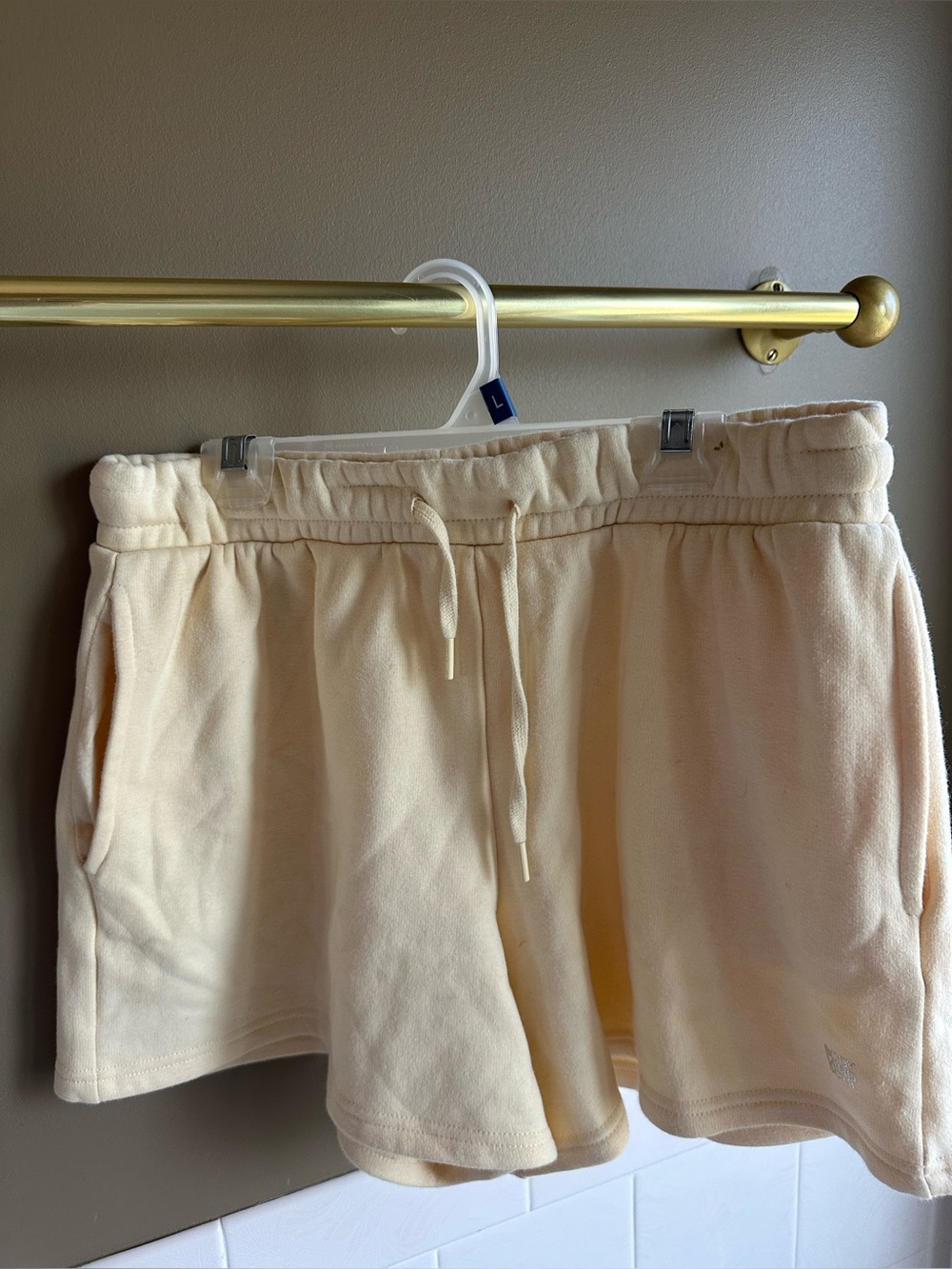 La Vie en Rose Low Key Sweat Short, Pale Yellow